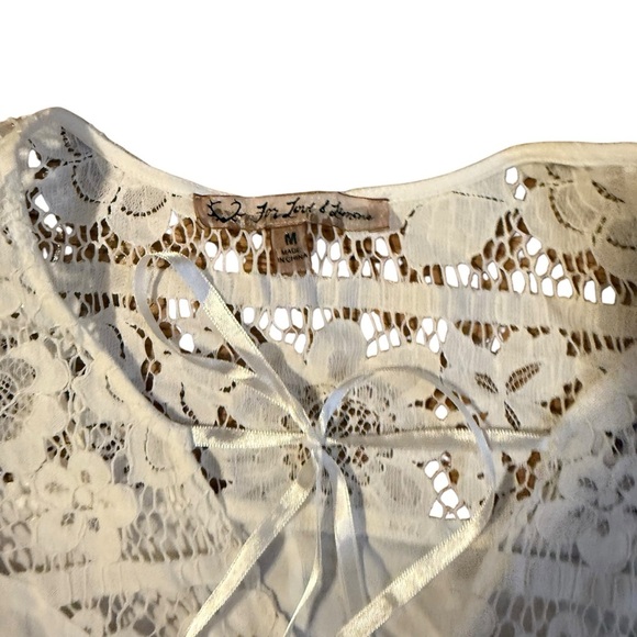 For Love In Lemons Isabella Embroidered Top Size Medium - Picture 5 of 6